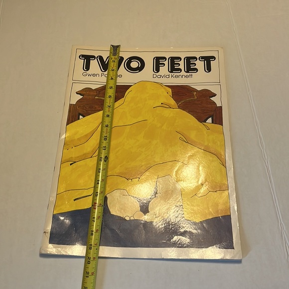 Big book: Two feet - Picture 5 of 6